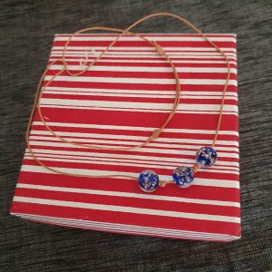 magic bead necklace leather display overview